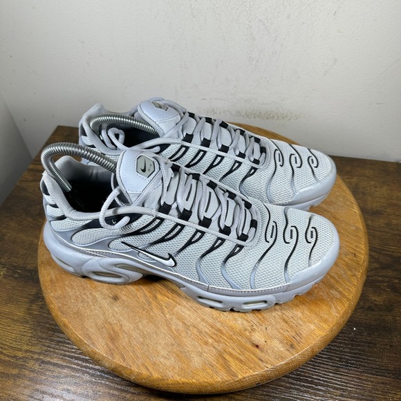 Nike Air Max Plus TN Men's Grey Running Shoes Size 9 852630-021